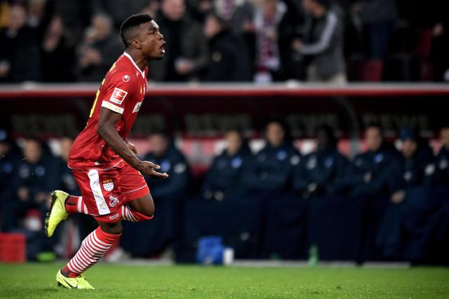 布克34分太阳力克爵士 康宁汉姆三双活塞擒龙